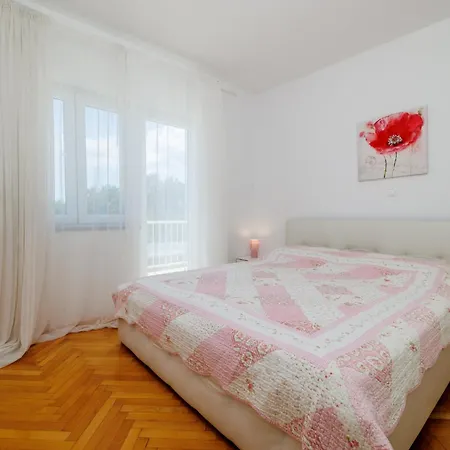 Apartmán Ljiljanka 3 *
