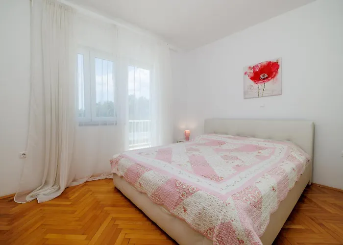 Apartment Ljiljanka 3 *